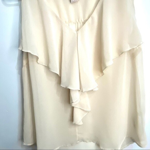 Forever 21 M cream semi sheer ruffled sleeveless blouse tank 167B7 - Picture 4 of 9